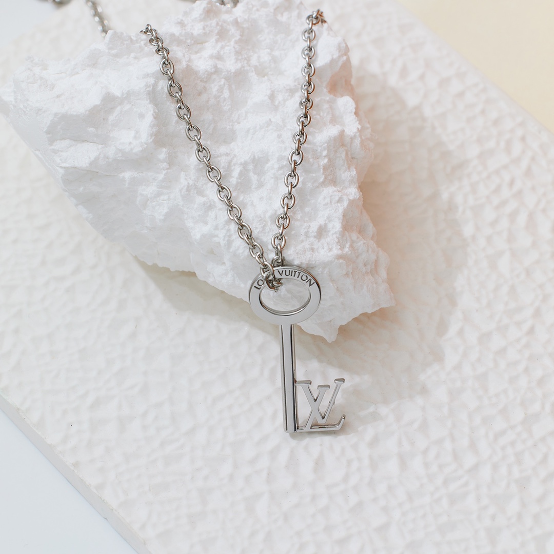 LOUIS VUITTON（ルイヴィトン）