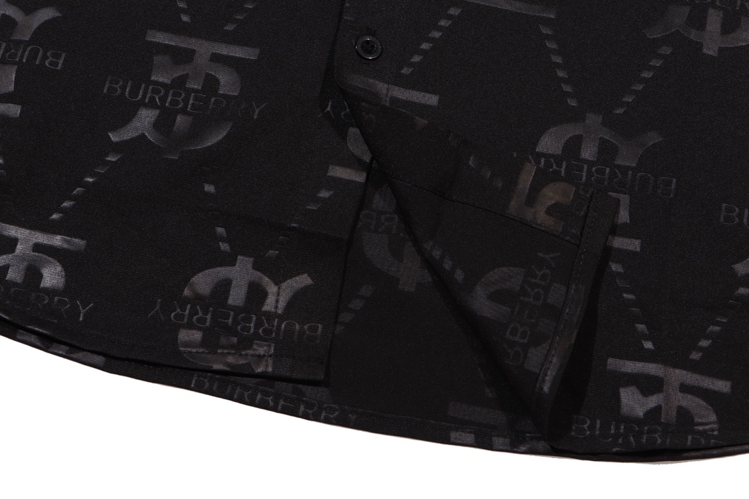 【BURBERRY 公式旗艦店】バーバリー シャツ ご好評に付き再入荷 240716