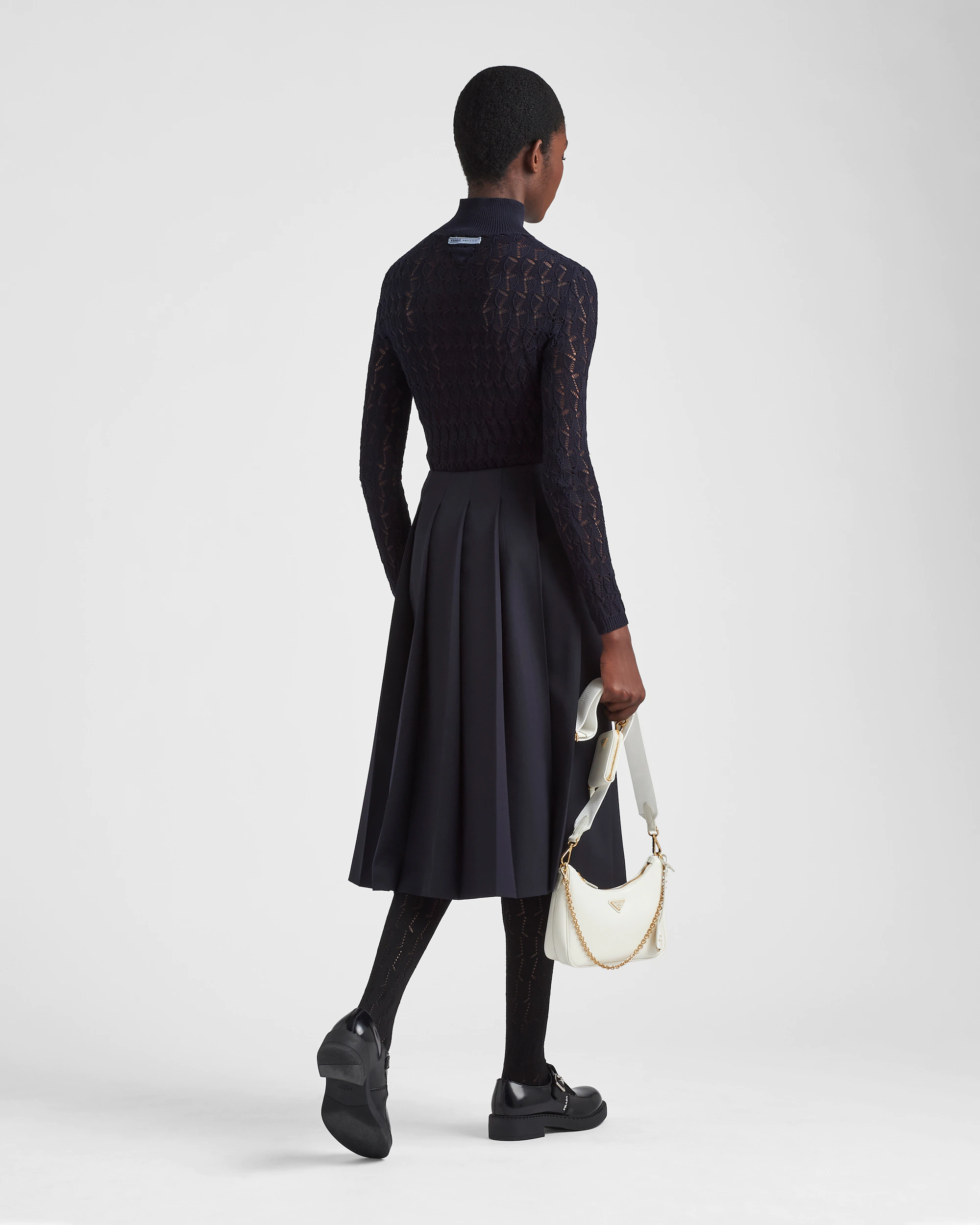 プラダ Re-Edition 2005 サフィアーノレザー バッグ