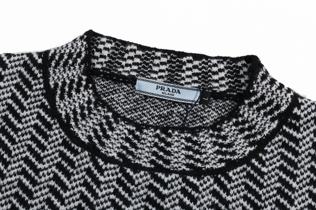 【PRADA 公式旗艦店】プラダ セーター好評に付き再入荷！ 241031