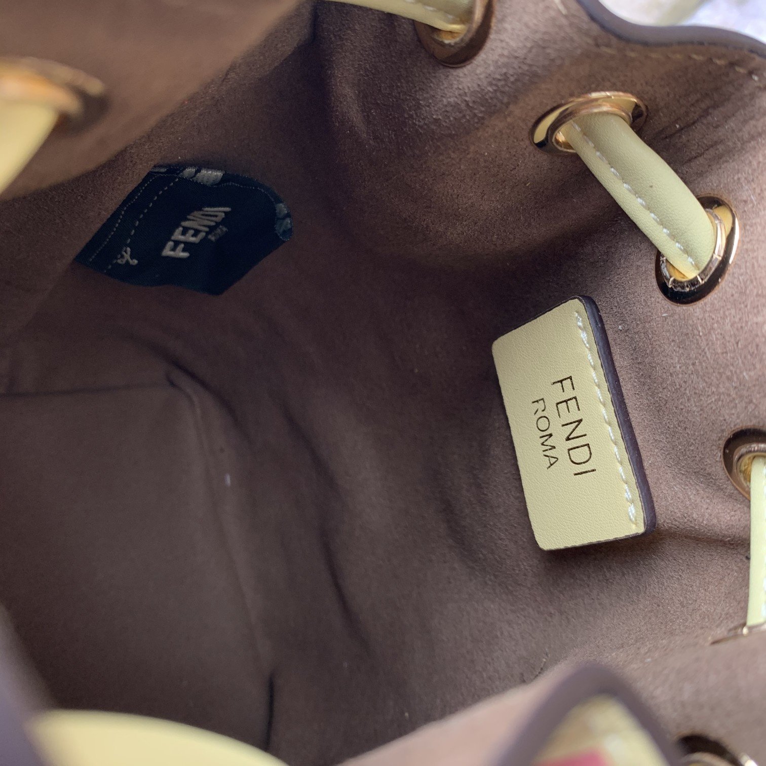 FENDI（フェンディ） メッセンジャーバッグ18X12X10CM