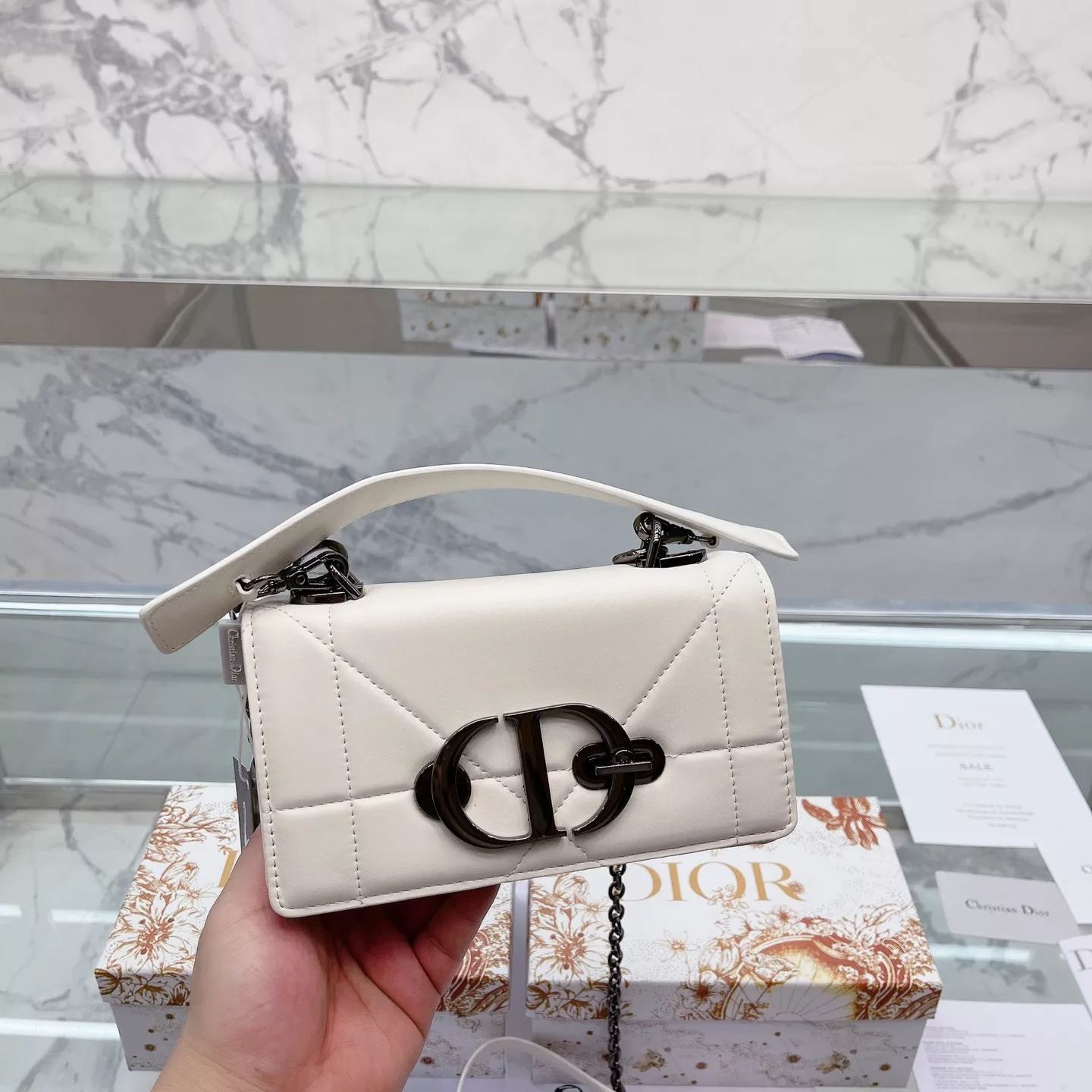 Dior/ディオールレディースバッグ新作30 MONTAIGNEトウチェックチェーンバッグショルダーバッグショルダーバッグ