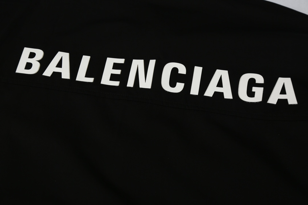 【BALENCIAGA 公式旗艦店】バレンシアガ シャツ ご好評に付き再入荷！
