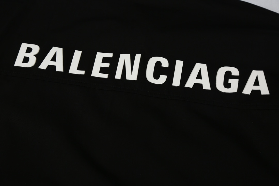 【BALENCIAGA 公式旗艦店】バレンシアガ シャツ ご好評に付き再入荷！