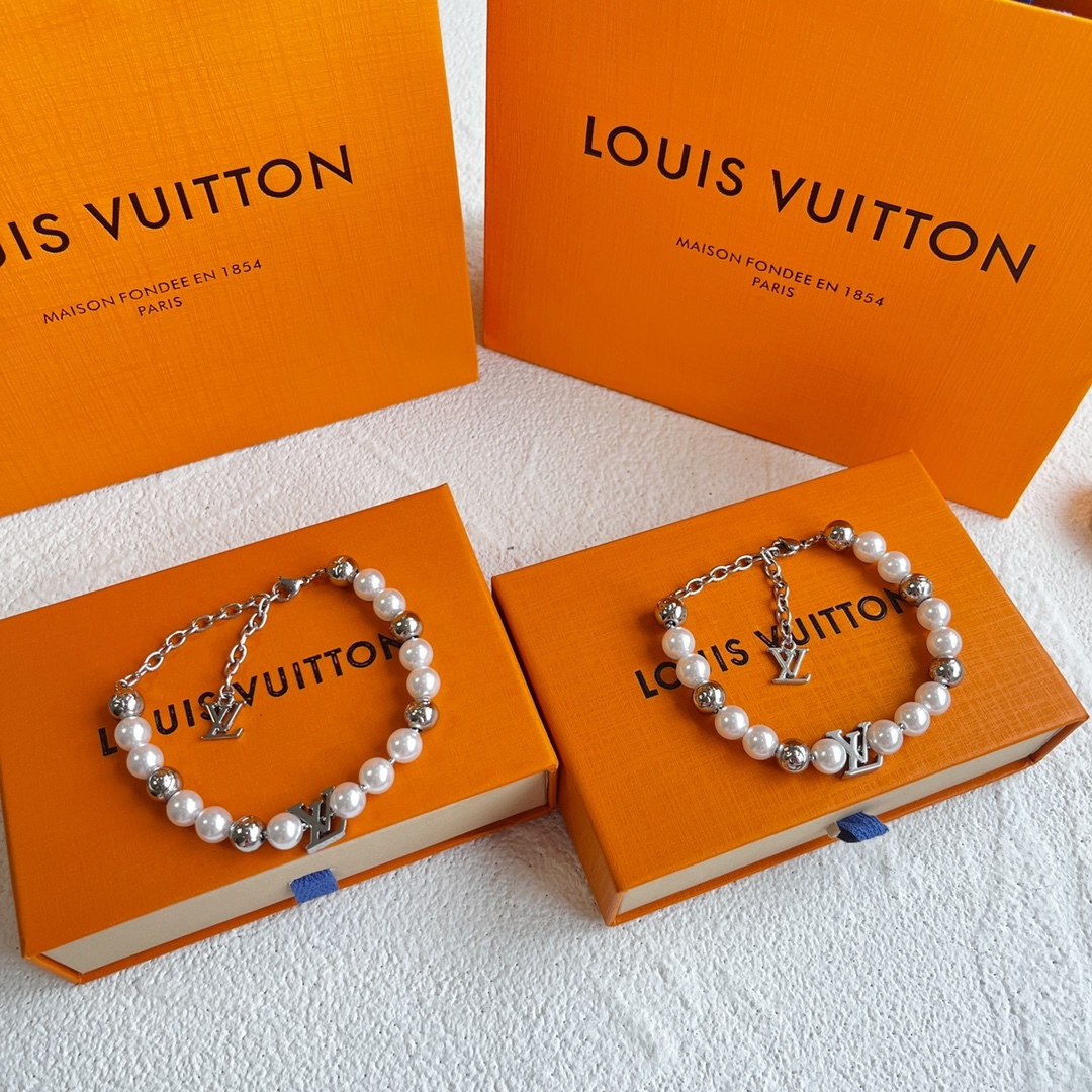 Louis Vuitton（ルイヴィトン）MONOGRAM PEARLS ブレスレット M0996A