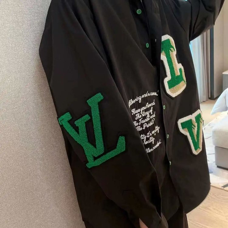 【Louis Vuitton 】 （ルイヴィトン）長袖シャツ 最新モデル 男女兼用