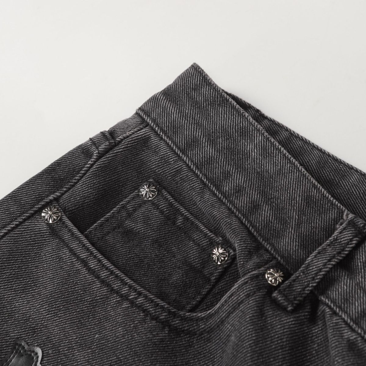 【CHROME HEARTS 公式旗艦店】クロムハーツ ジーパン、ご好評に付き再入荷！