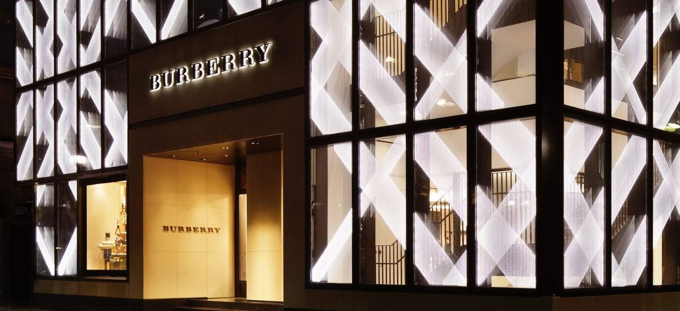 【BURBERRY旗艦店】（バーバリー）長袖シャツ、ご好評に付き再入荷！！