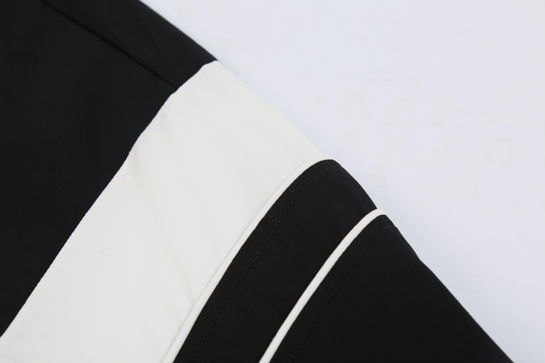 【BALENCIAGA 公式旗艦店】バレンシアガ シャツ ご好評に付き再入荷！