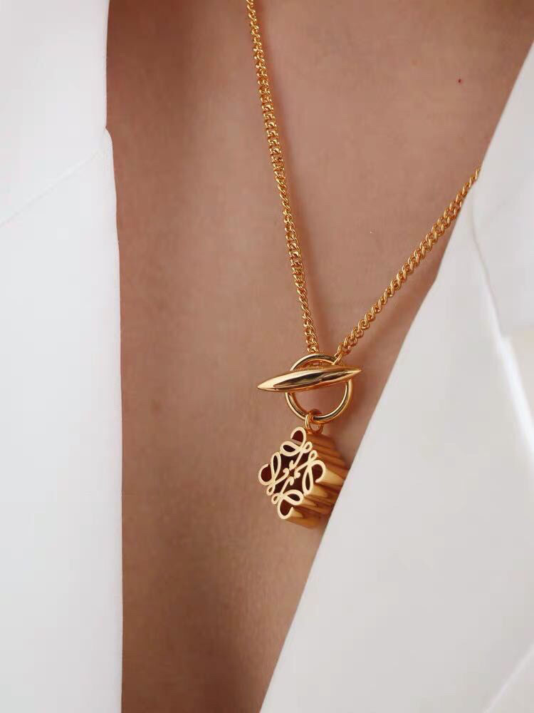 LOEWE (ロエベ) ネックレス 55CM