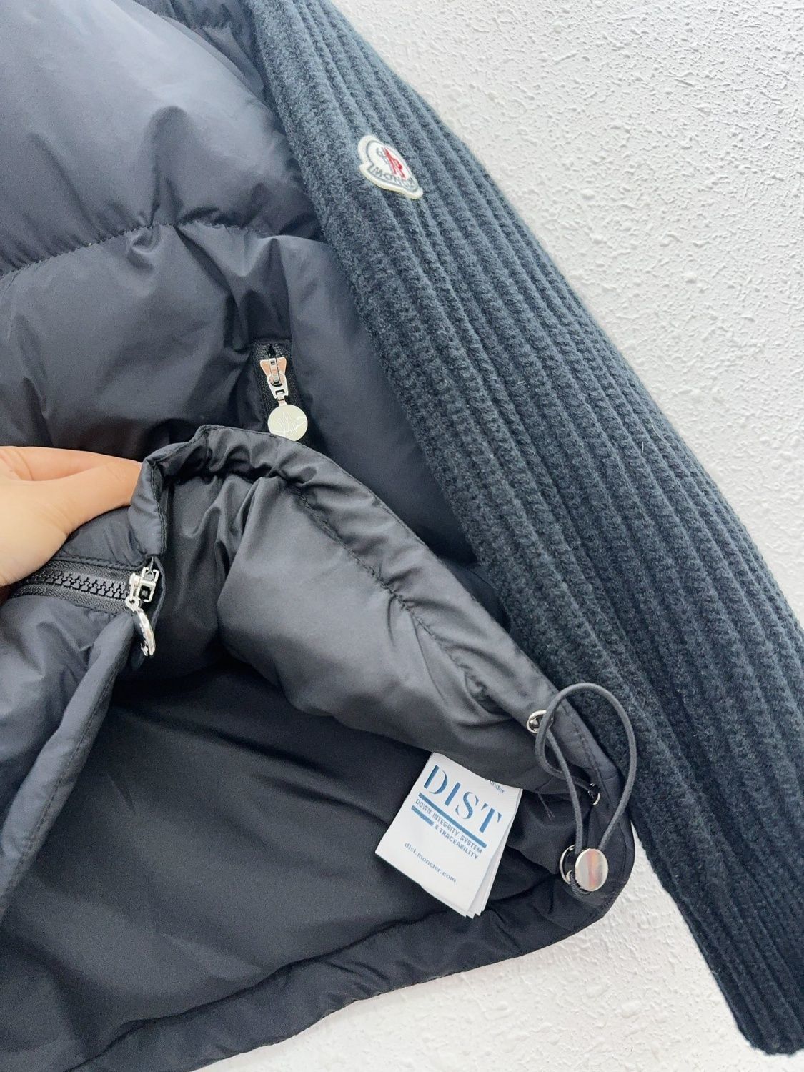 【MONCLER 公式旗艦店】モンクレール ダウンジャケットご好評に付き再入荷！