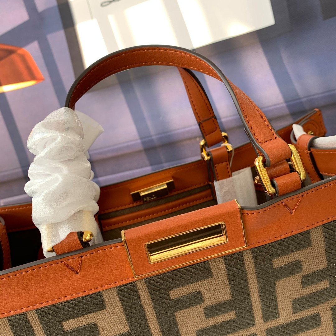 FENDI（フェンディ） ハンドバッグ41x29.5x16cm