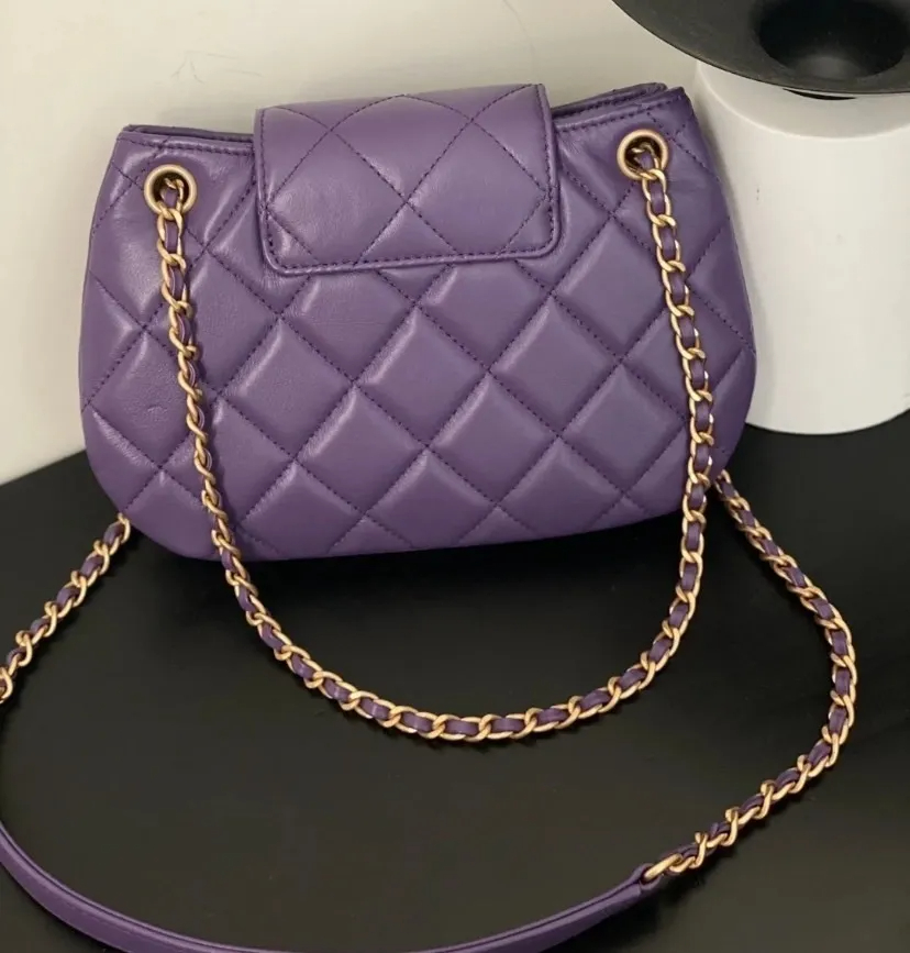 【24C★新作】CHANEL　メッセンジャーバック