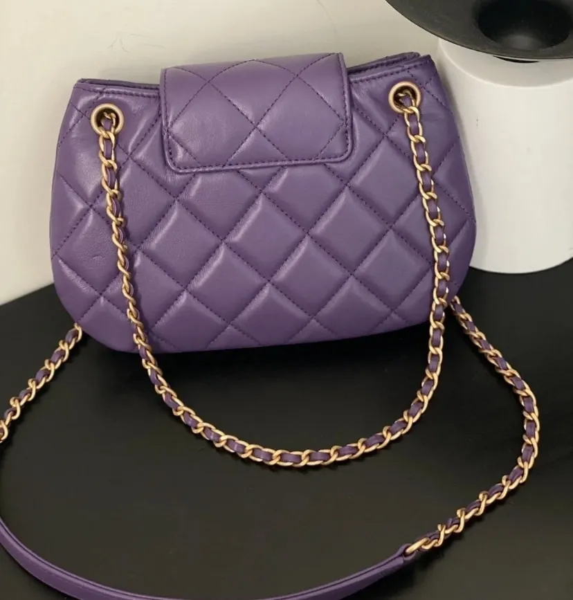 【24C★新作】CHANEL　メッセンジャーバック