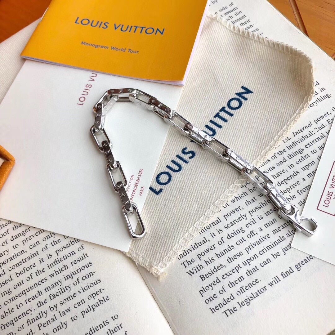 Louis Vuitton（ルイヴィトン）チェーンブレスレット