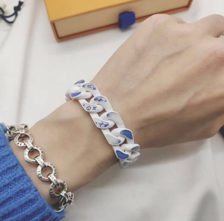 Louis Vuitton（ルイヴィトン） MONOGRAM CLOUDS ネックレス 50cm + ブレスレット 21cm