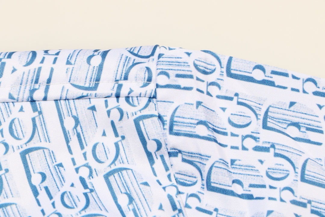 【DIOR 公式旗艦店】ディオール シャツ ご好評に付き再入荷 240716