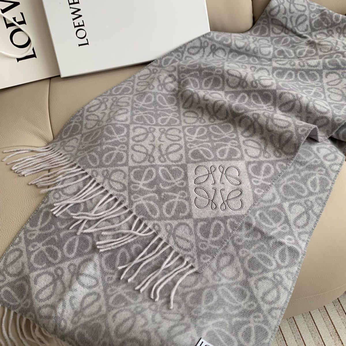 【LOEWE公式旗艦店】ロエベ スカーフ 2本目追加＋2,000円