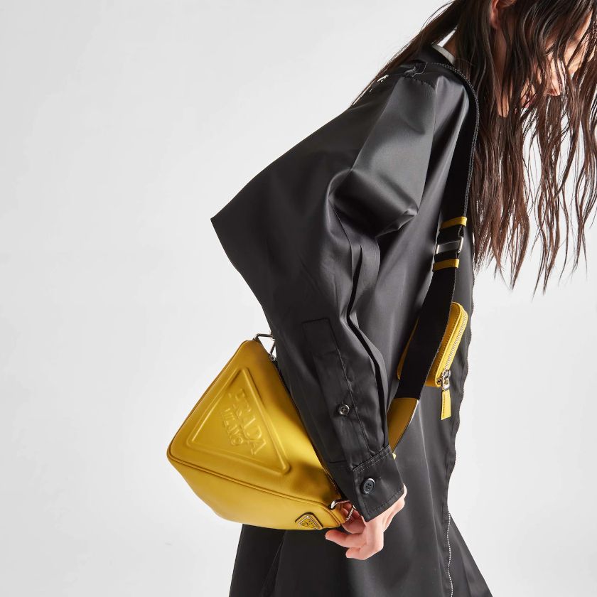 累積売上第１位☆新作☆ プラダ PRADA トライアングル レザーショルダーバッグ