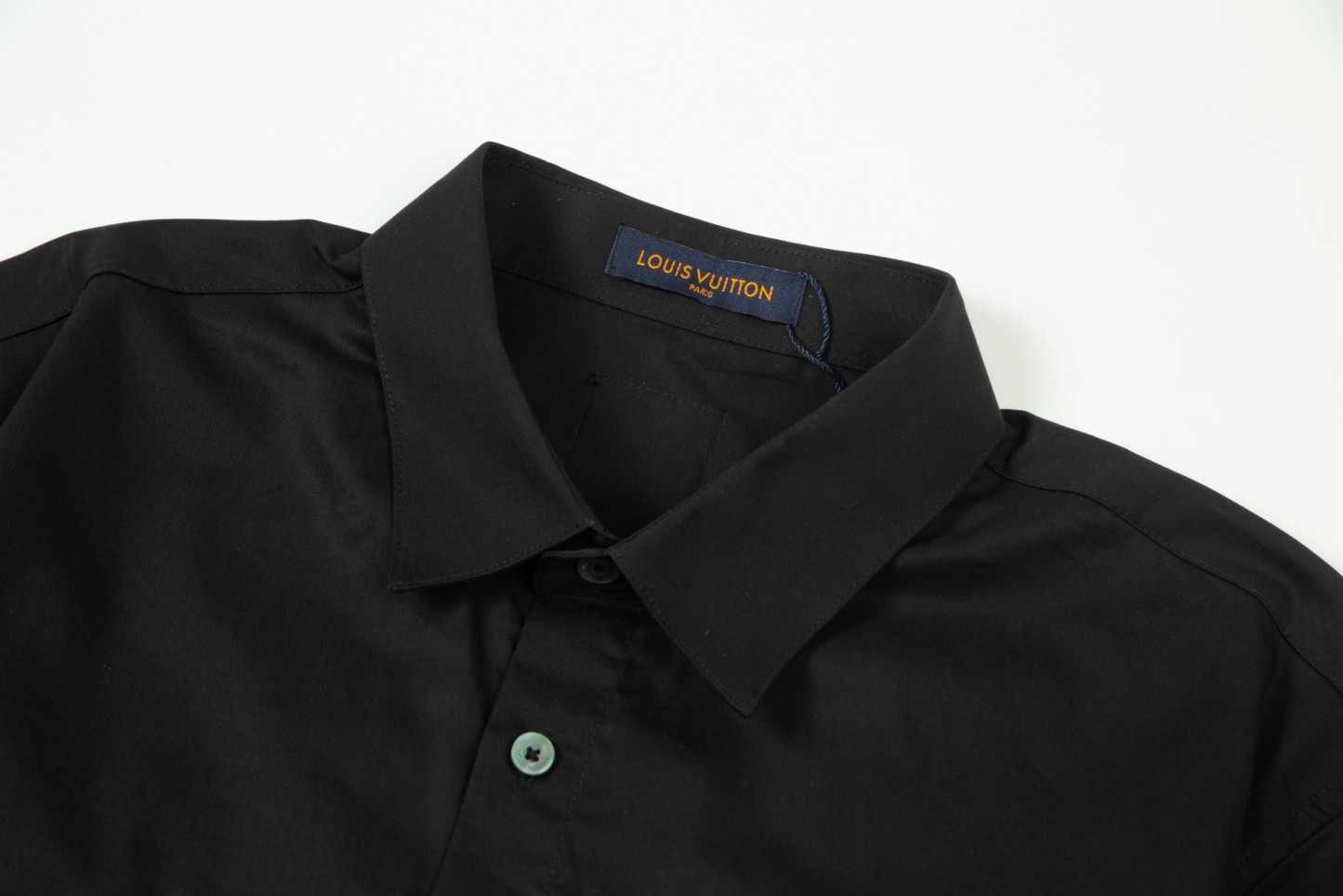 【LOUIS VUITTON 公式旗艦店】ルイヴィトン シャツ ご好評に付き再入荷 240715