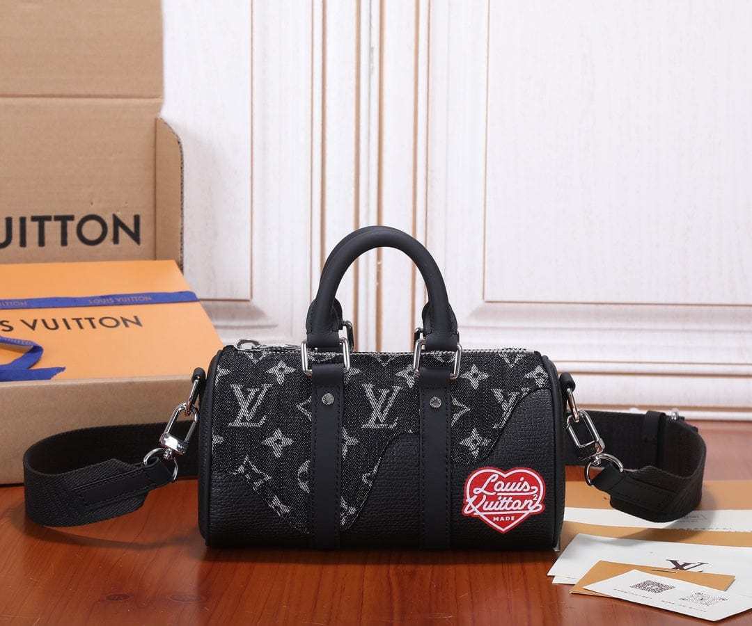 ルイヴィトン Louis Vuitton バッグ キーポル XS M81010