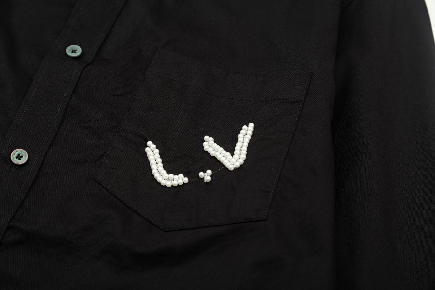 【LOUIS VUITTON 公式旗艦店】ルイヴィトン シャツ ご好評に付き再入荷 240715