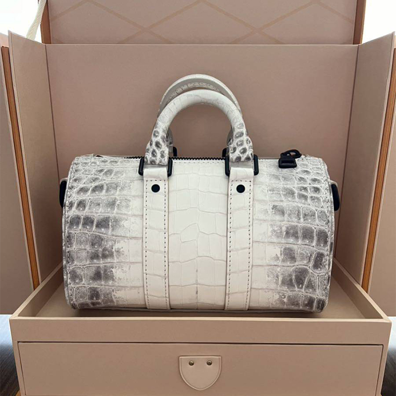 LOUIS VUITTONルイヴィトン サハラキーポルXS