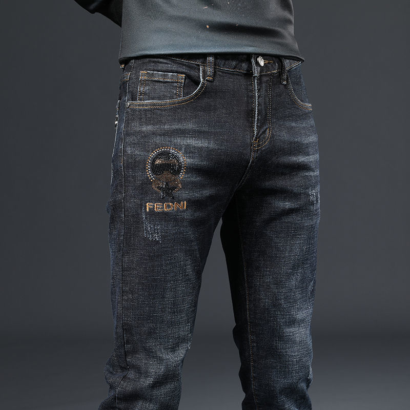 FENDI (フェンディ)公式旗艦店 刺繍ロゴ 、新作ジーンズ