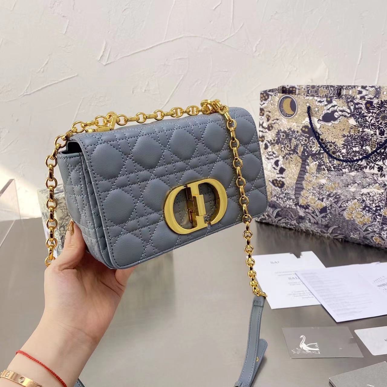新作 DIOR CARO スモールバッグ カナージュ ソフトカーフスキン