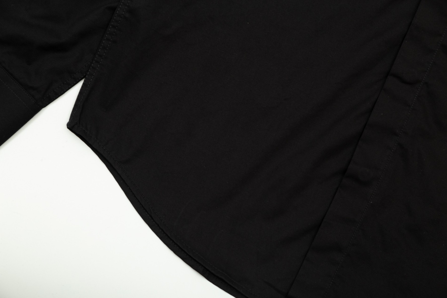 【FENDI 公式旗艦店】フェンディ シャツ ご好評に付き再入荷 240716