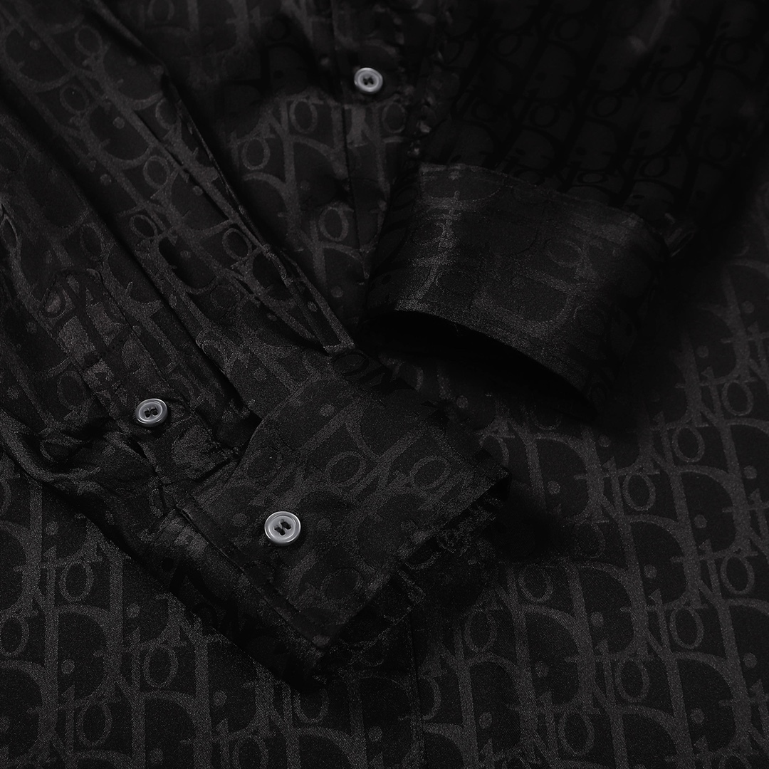 【DIOR 公式旗艦店】ディオール シャツ ご好評に付き再入荷！黒 白
