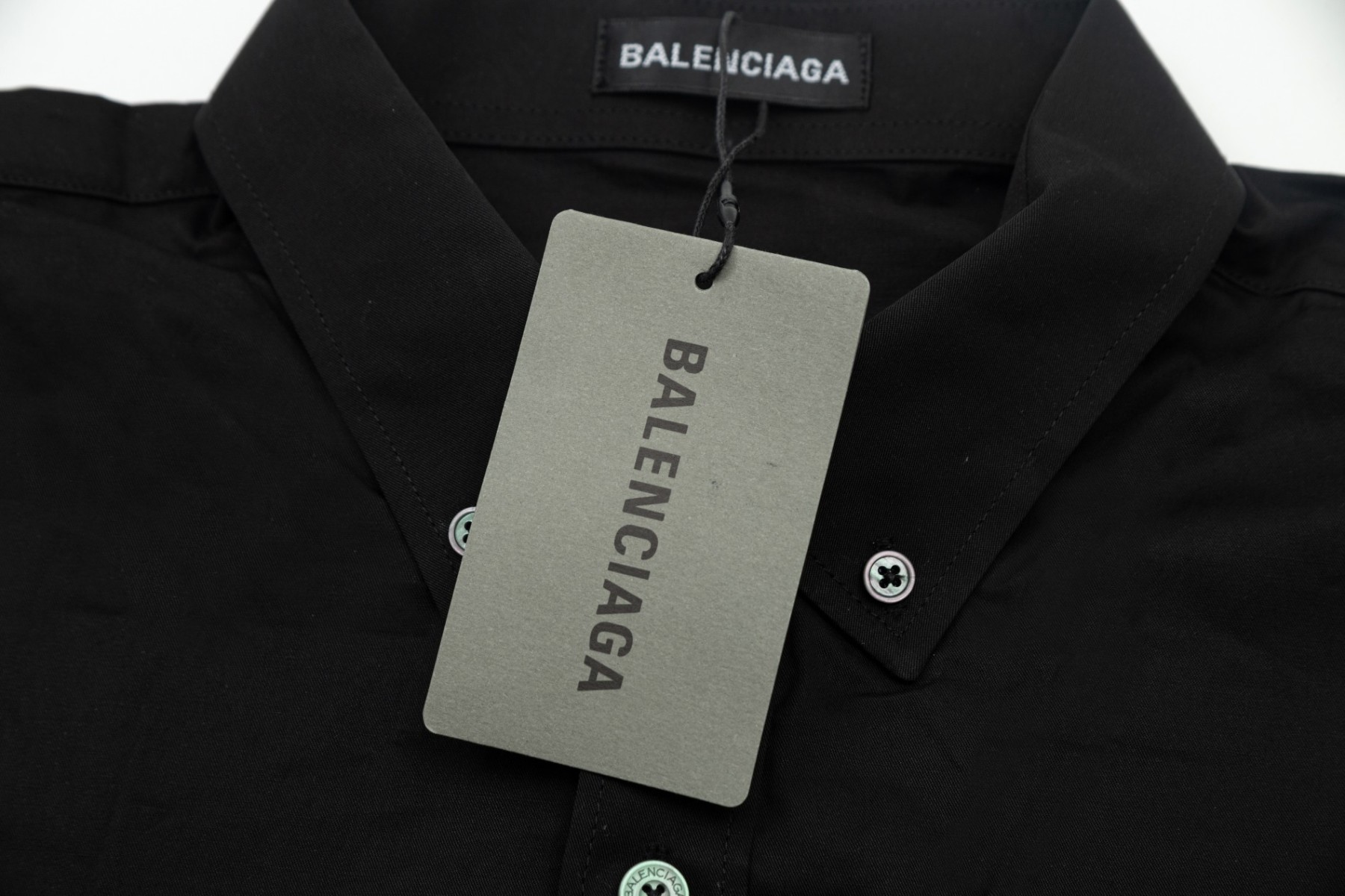 【BALENCIAGA 公式旗艦店】バレンシアガ シャツ ご好評に付き再入荷 240715
