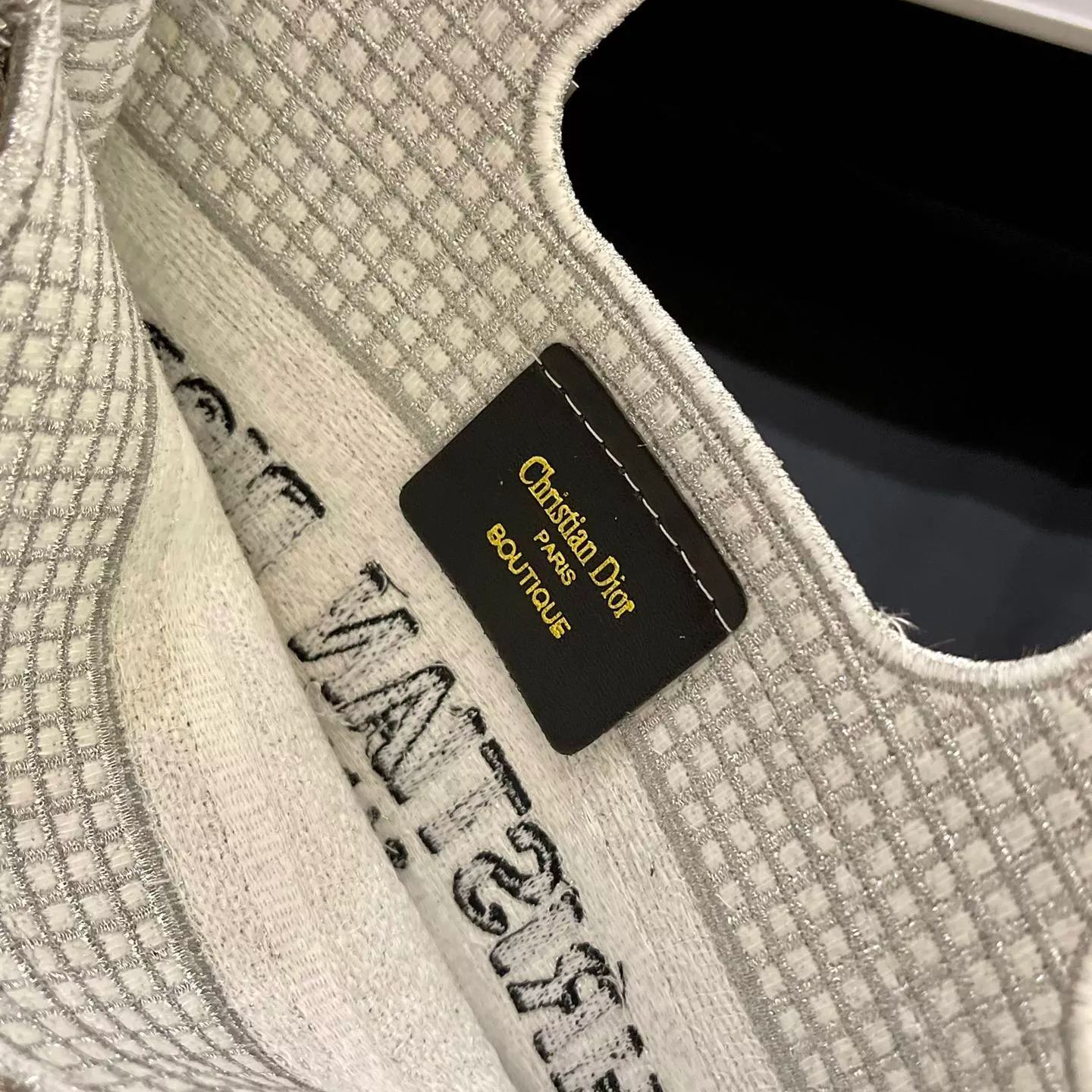 日本未入荷 DIORプレミアムジュエルモザイクBOOK TOTE