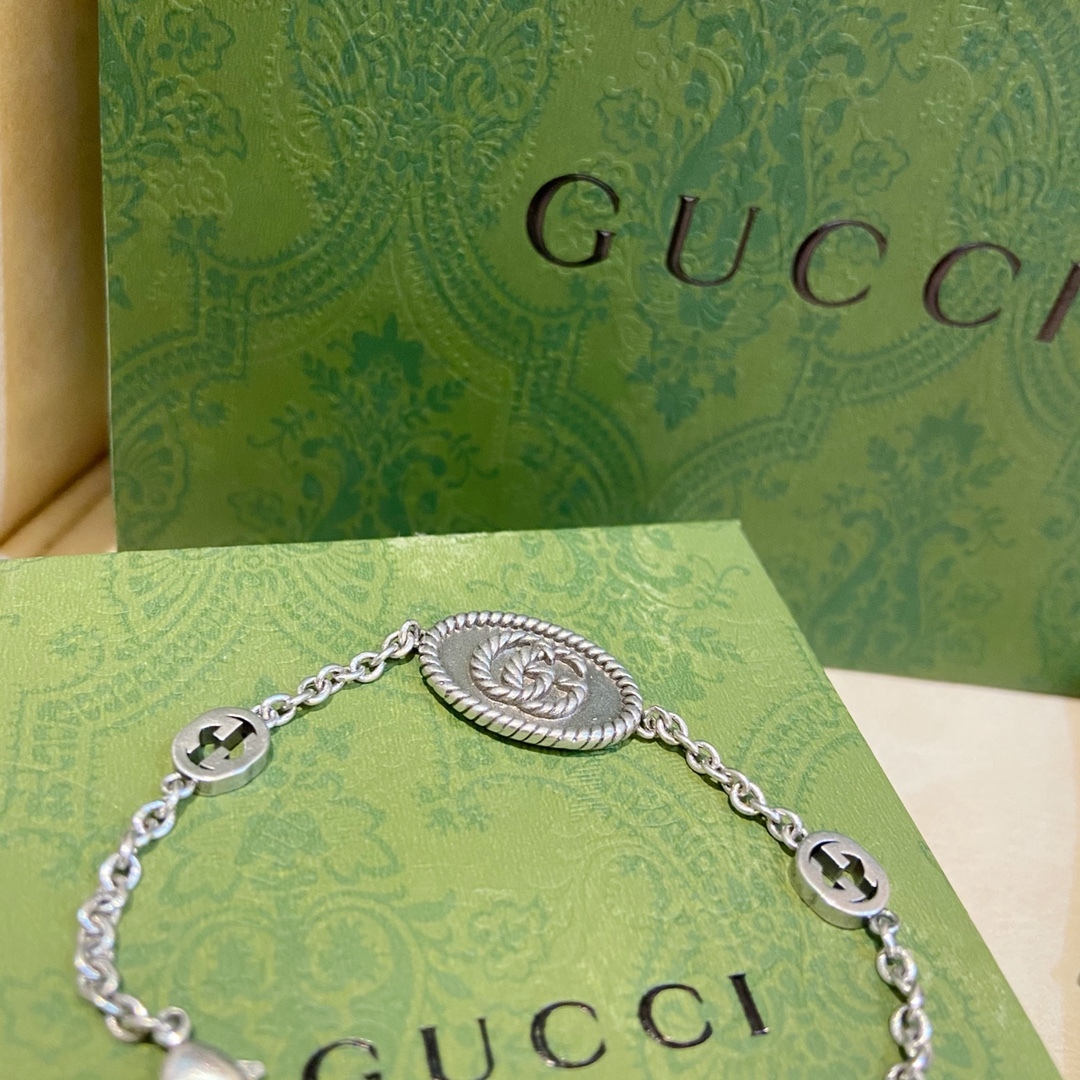 GUCCI インターロッキングG ブレスレット