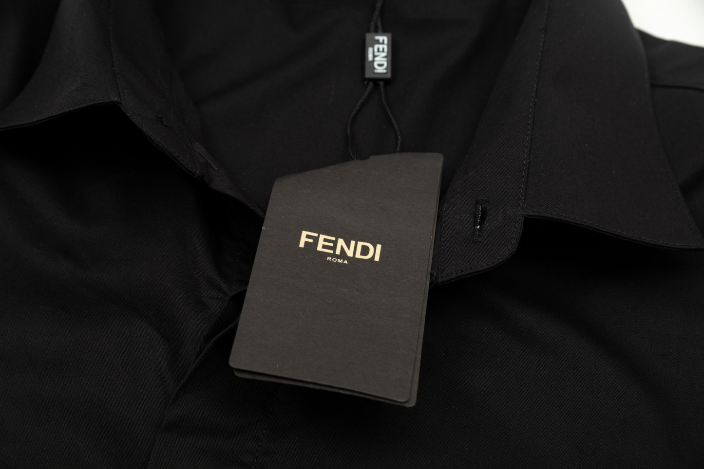 【FENDI 公式旗艦店】フェンディ シャツ ご好評に付き再入荷 240716