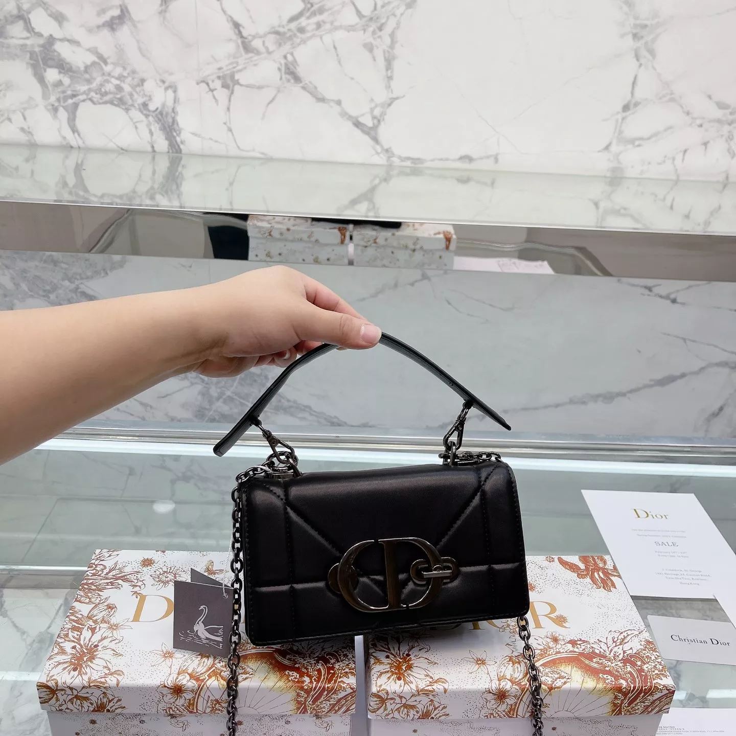 Dior/ディオールレディースバッグ新作30 MONTAIGNEトウチェックチェーンバッグショルダーバッグショルダーバッグ