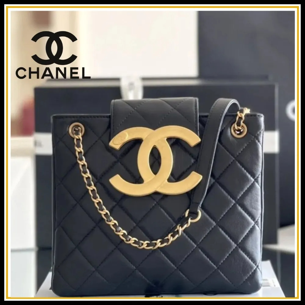 【大きめのロゴが♡】CHANEL ショルダーバッグ 24C