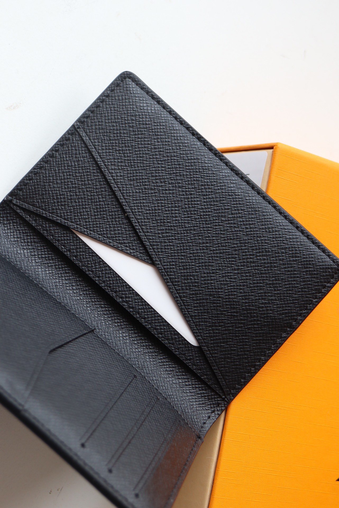 Louis Vuitton (ルイ・ヴィトン) 財布 11x8x1 cm