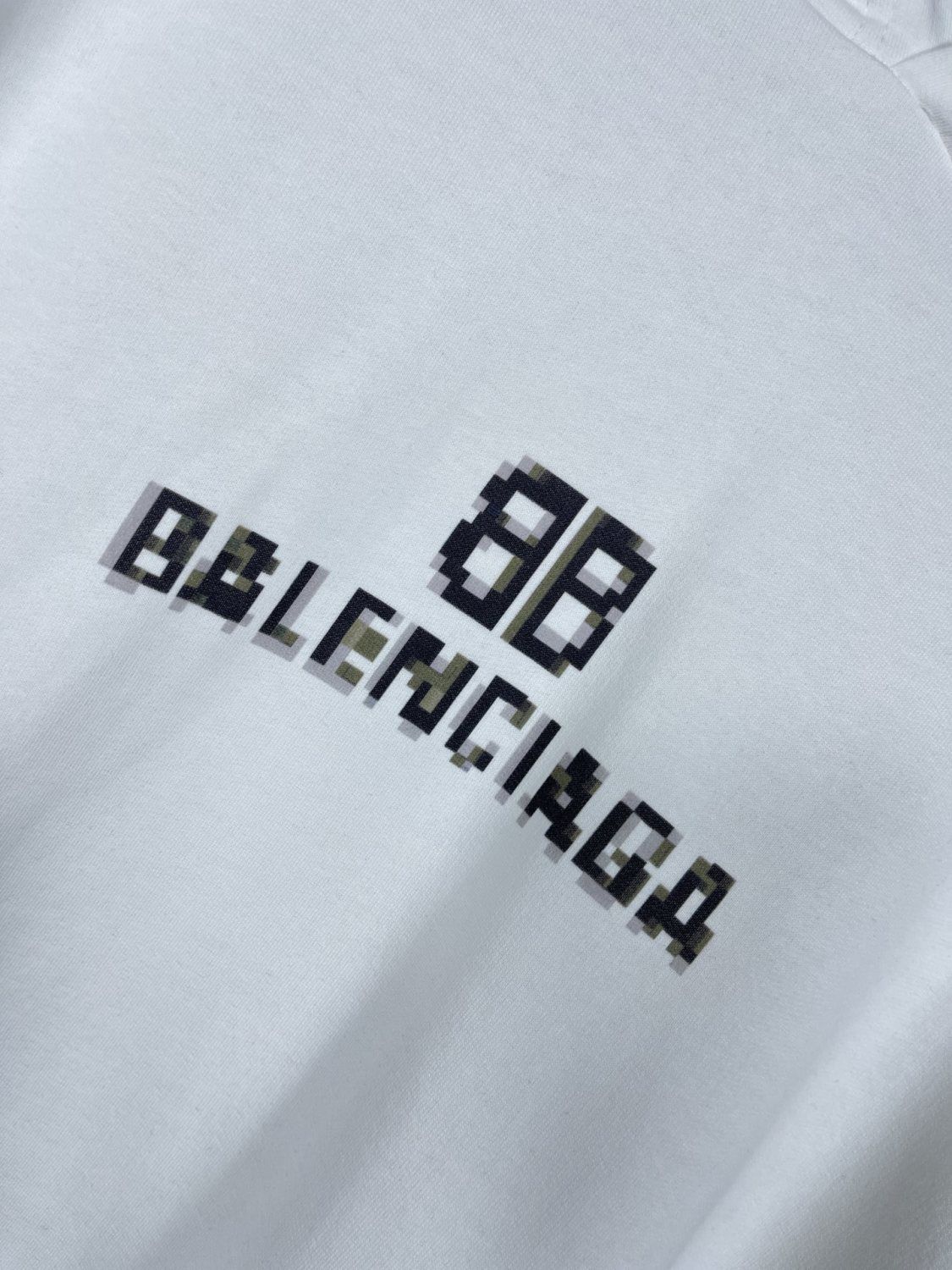 【BALENCIAGA】バレンシアガ パーカー 男女兼用 ご好評に付き再入荷！