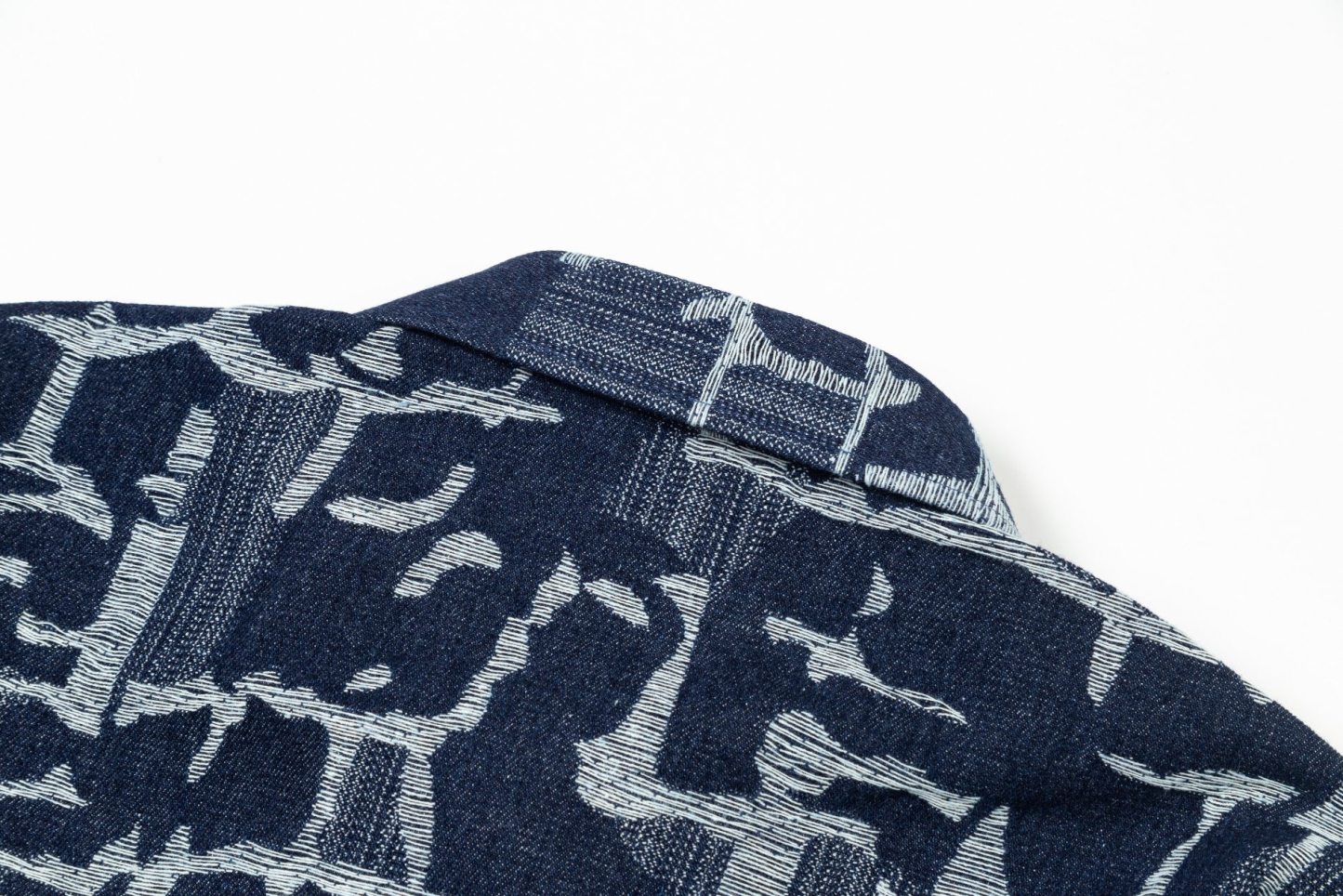 【FENDI 公式旗艦店】フェンディ シャツ ご好評に付き再入荷 240716