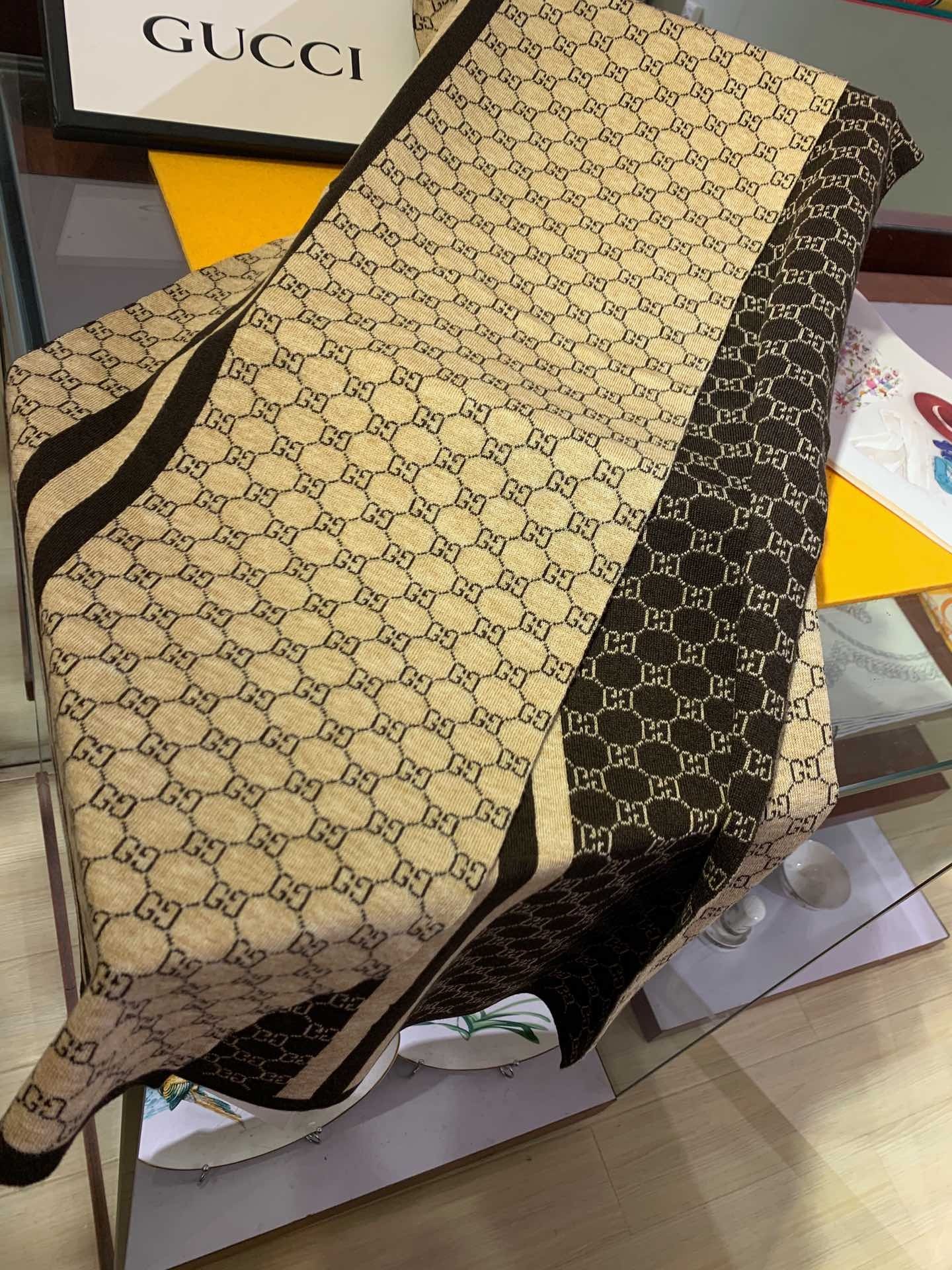 【GUCCI公式旗艦店】グッチ スカーフ 限定発売 送料無料