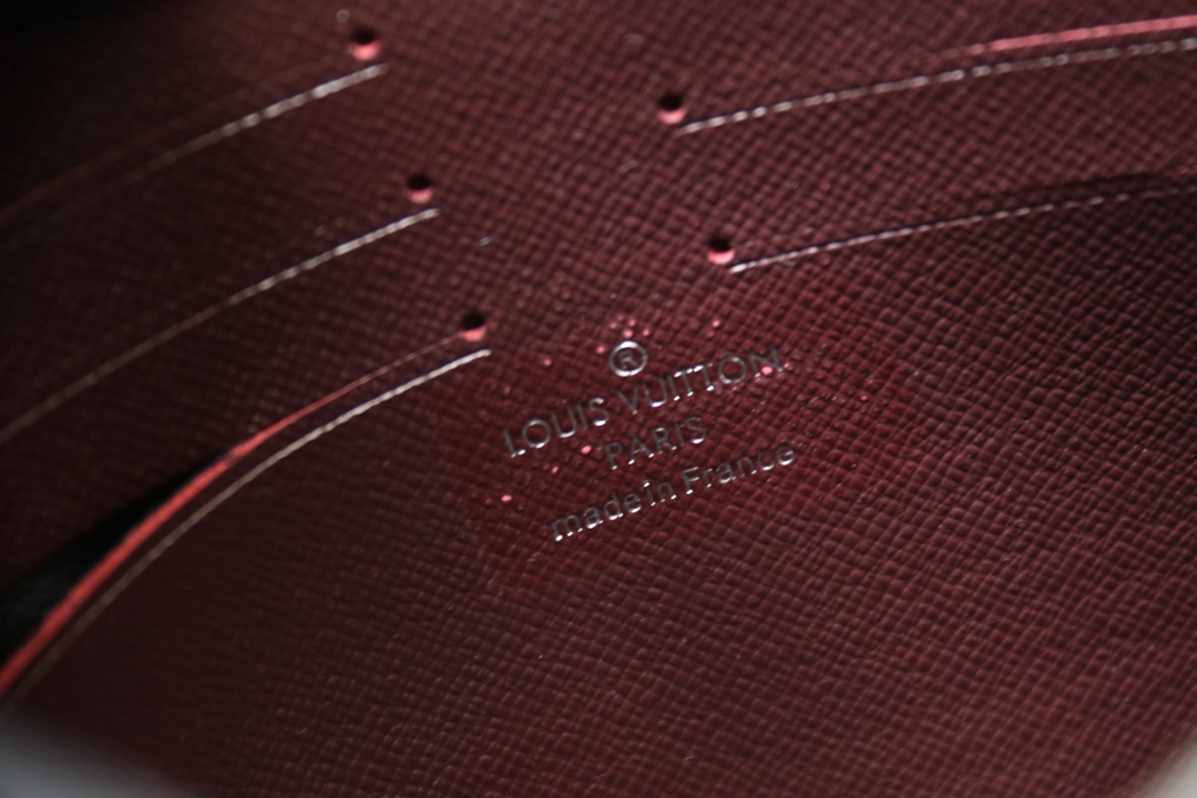 LOUIS VUITTON ルイヴィトン POCHETTE VOYAGE クラッチバッグ M30718