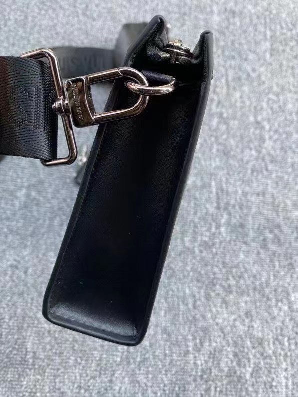 LOUIS VUITTON（ルイヴィトン）Gaston クロスボディバッグ M81124