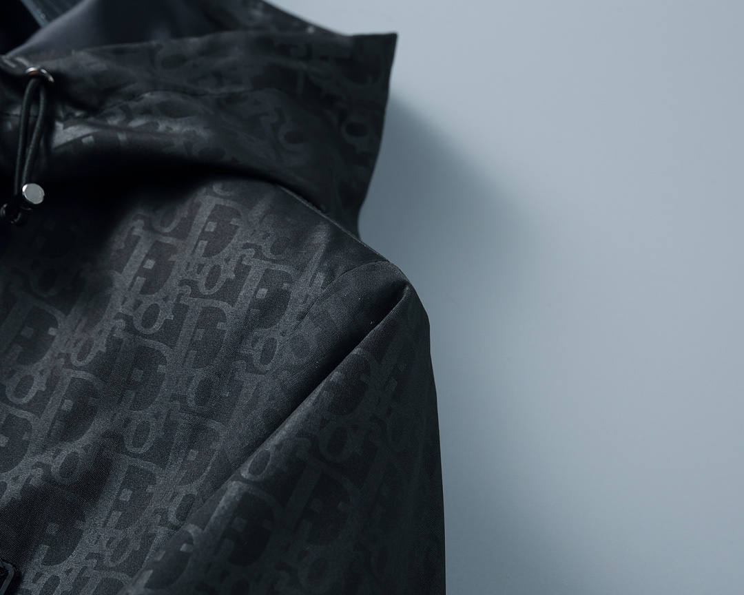 【Dior公式 旗艦店】（ディオール）ジャケット、ご好評に付き再入荷！