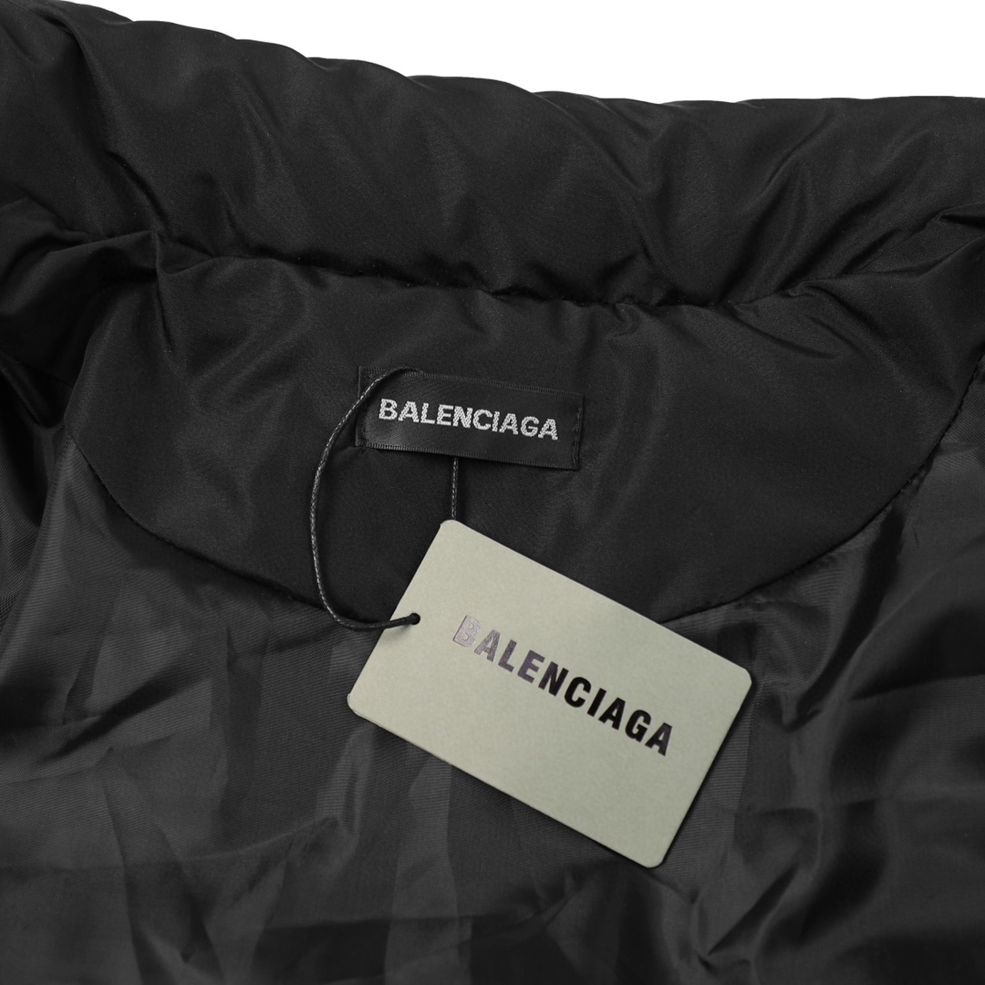 【BALENCIAGA旗艦店】バレンシアガ ダウンジャケット ご好評に付き再入荷！
