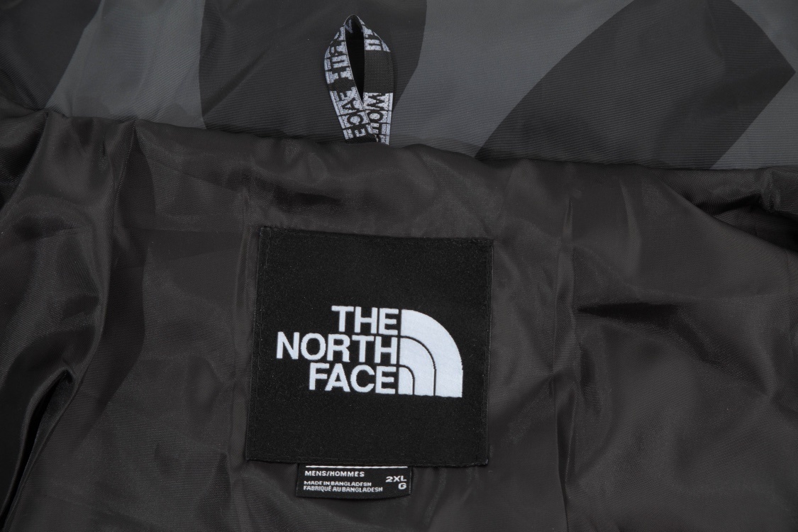 【The North Face 公式 旗艦店】KAWS1996綿の服 ダウンジャケット