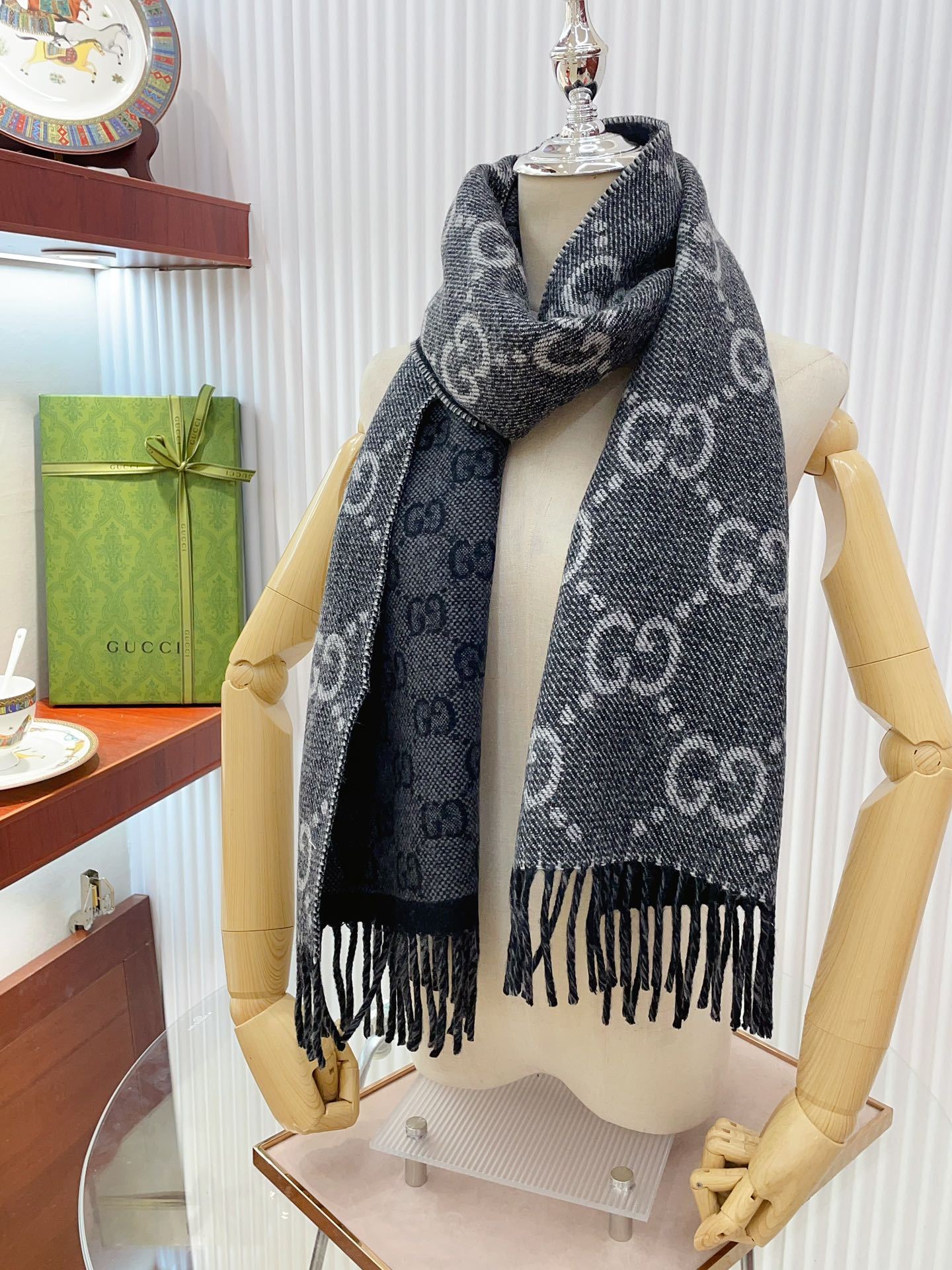 【GUCCI公式旗艦店】グッチ スカーフ 限定発売 送料無料