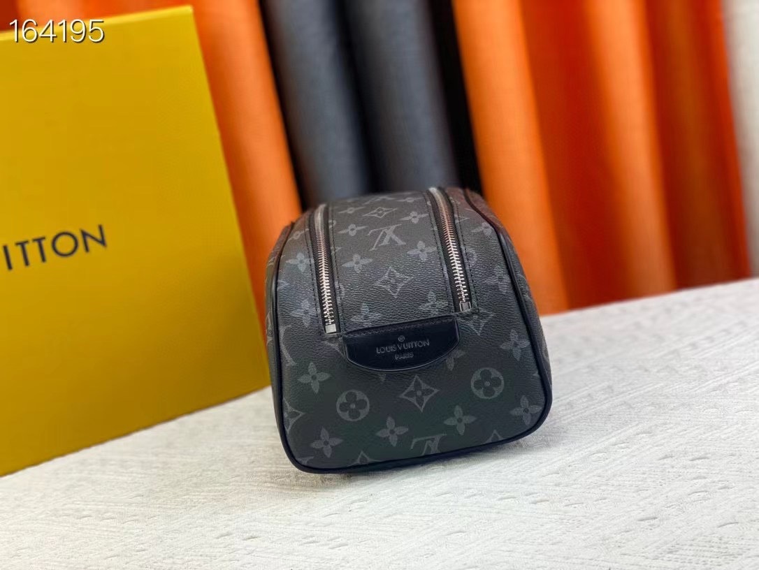 LOUIS VUITTON ルイヴィトン DOPP KIT  トイレタリーバッグ