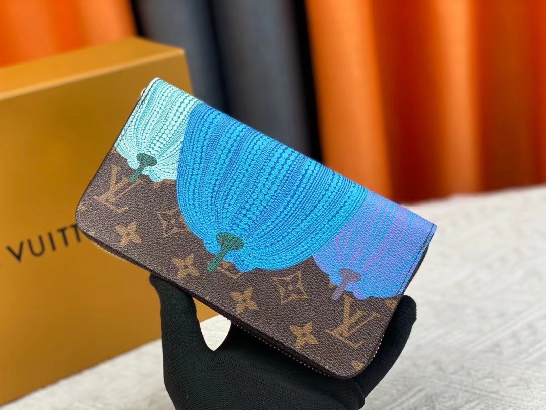 LOUIS VUITTON（ルイヴィトン）Zippy 財布 M60017