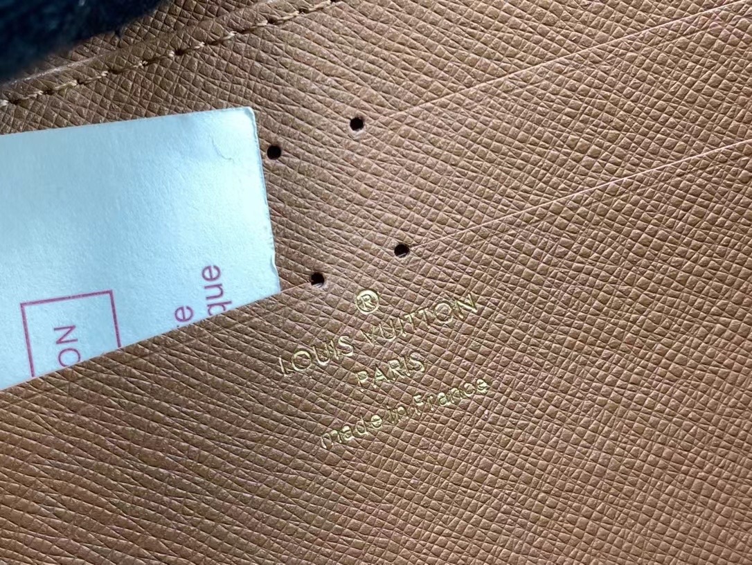 LOUIS VUITTON（ルイヴィトン）Zippy 財布 M60017